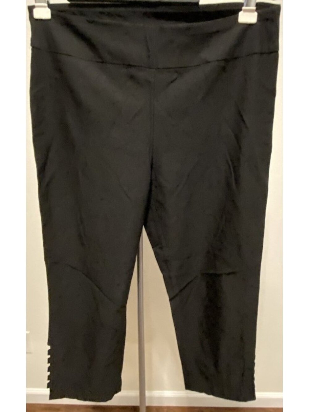 Attyre New York Womens Size 14 Capris Dressy Black Bling Stretch